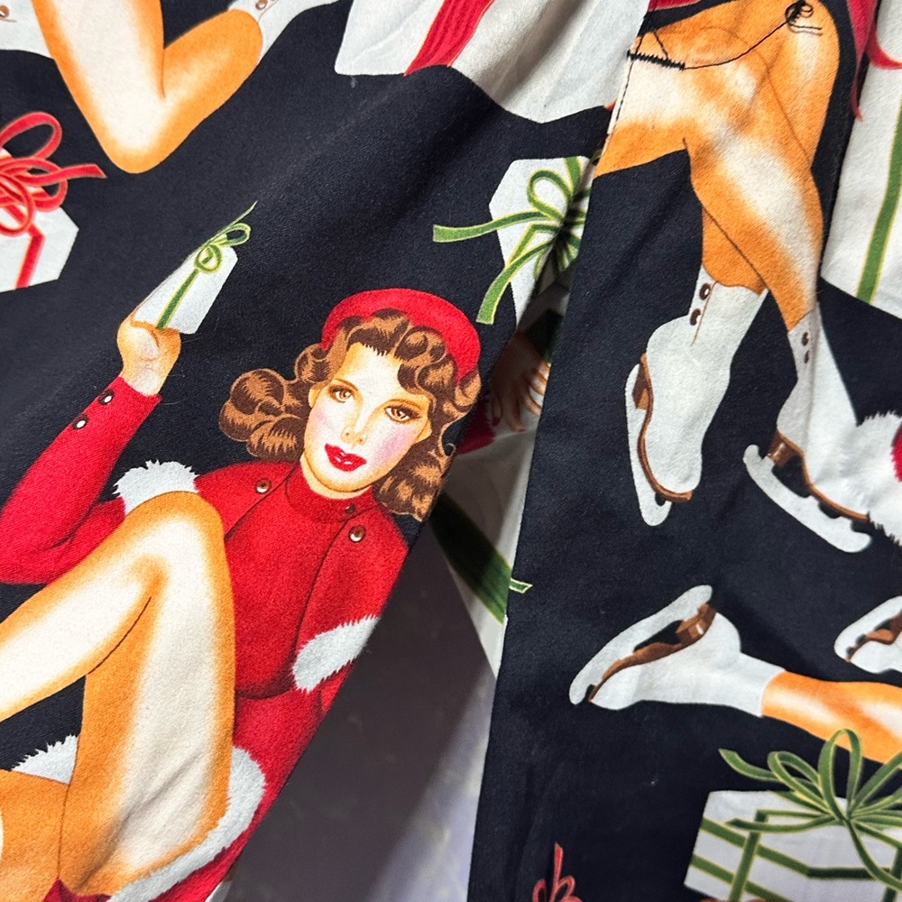 Loudmouth Golf Pin-Up Girl Christmas Shorts Size 30 Flawless Condition - Picture 8 of 15